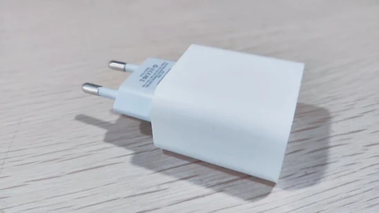 Mini chargeur portable rapide de type C Pd pour chargeur de téléphone portable iPhone Samsung